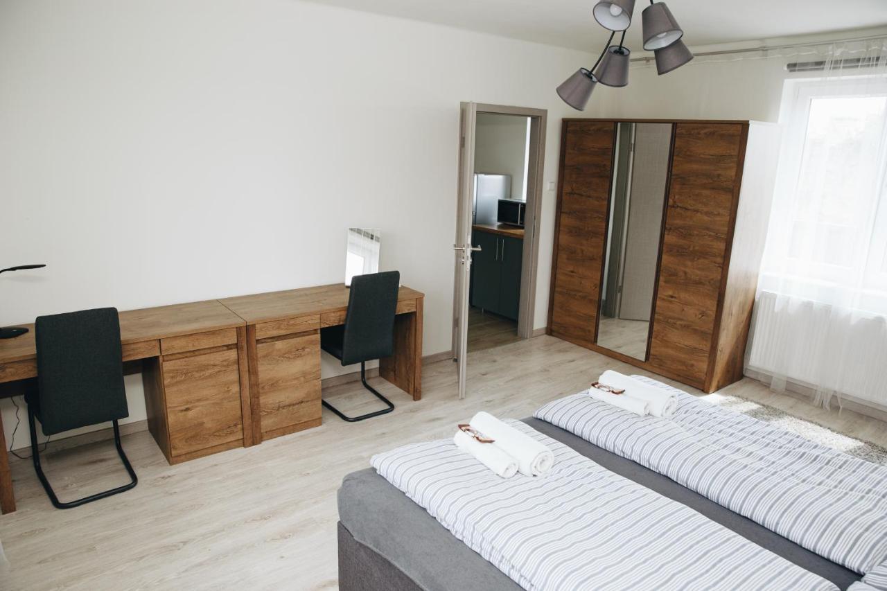 Alisa Apartments Kostomlaty nad Labem Luaran gambar