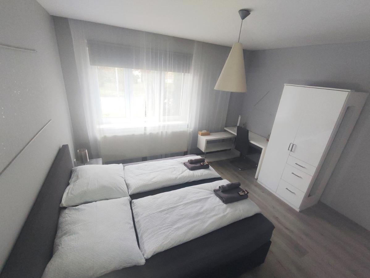 Alisa Apartments Kostomlaty nad Labem Luaran gambar